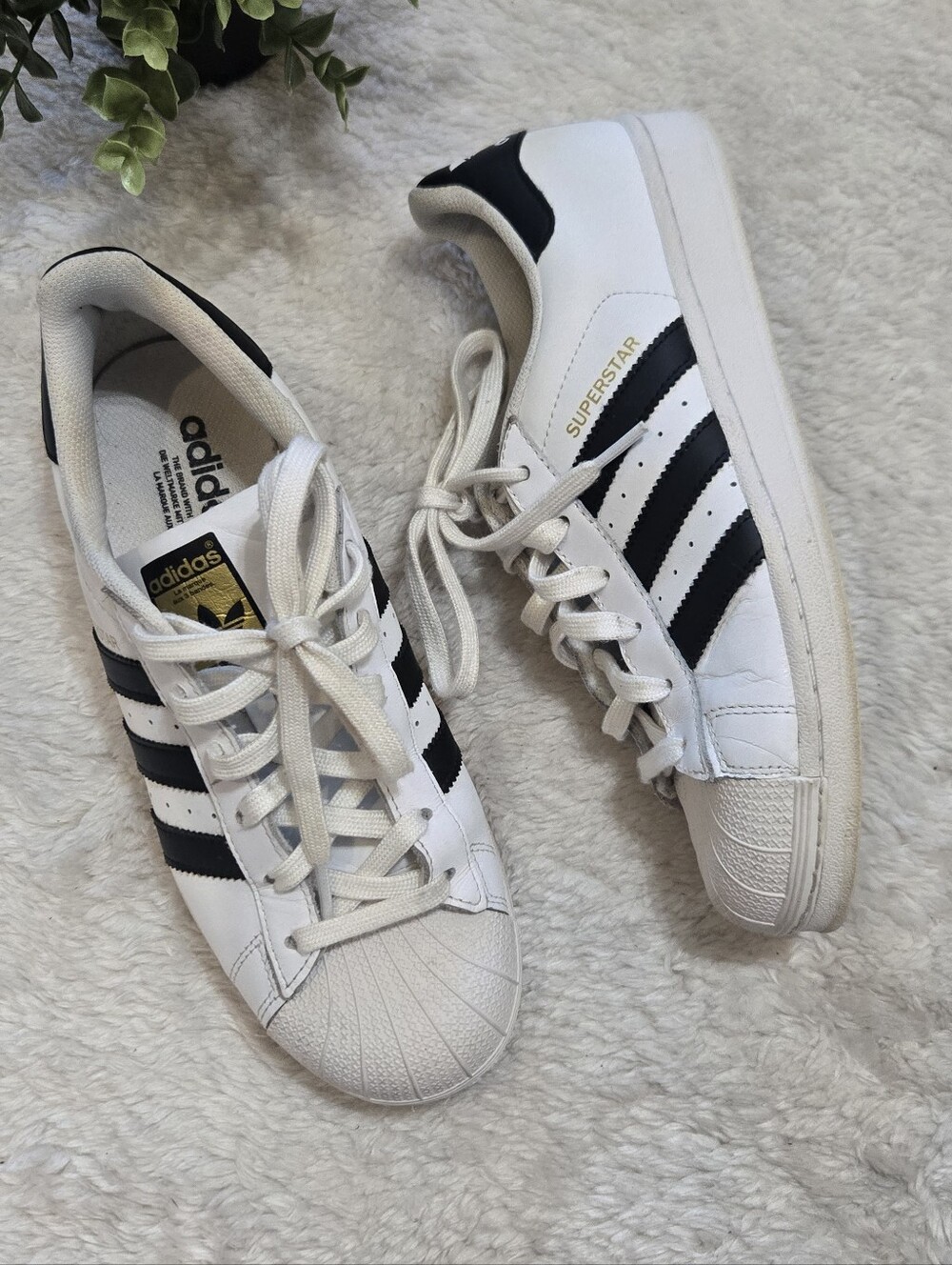 Adidas Classic White & Black 3-Stripe Superstar Streetwear 90s Sneakers, 8
